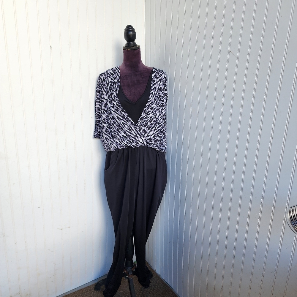 VENUS Black and White Jumpsuit